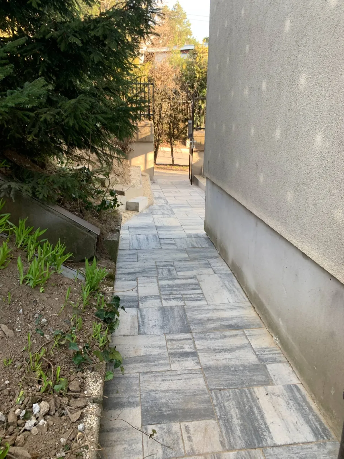 Exteriérová dlažba a chodník